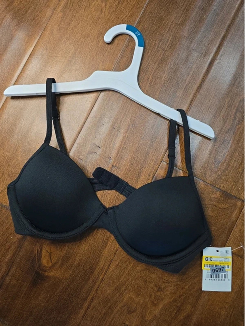 34A brand new bra from hanes item 697G3